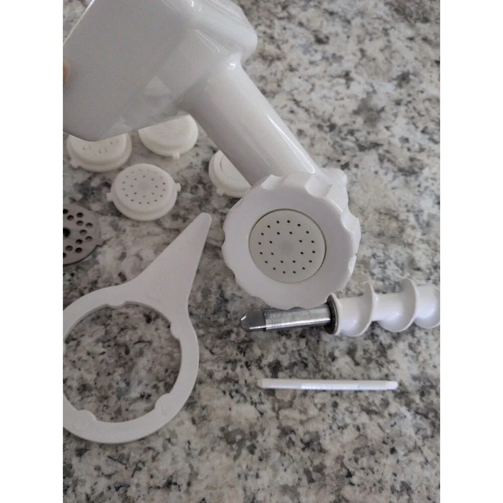 VTG. Kitchenaid Pasta Maker & Food Grinder Attachment MODEL # SN/FG-A